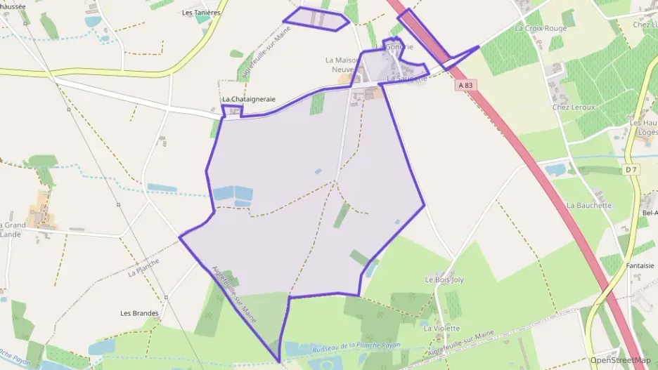 Maison 126 m² cinq pièces à vendre à Aigrefeuille-sur-Maine Maison 126 m² cinq pièces à vendre à Aigrefeuille-sur-Maine