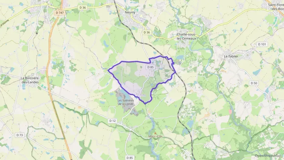 Maison 84 m² trois pièces à vendre à Nesmy Maison 84 m² trois pièces à vendre à Nesmy