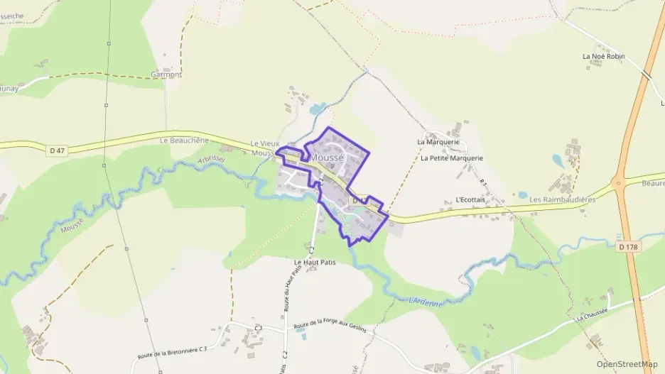 Maison 107 m² cinq pièces à vendre à Moussé Maison 107 m² cinq pièces à vendre à Moussé