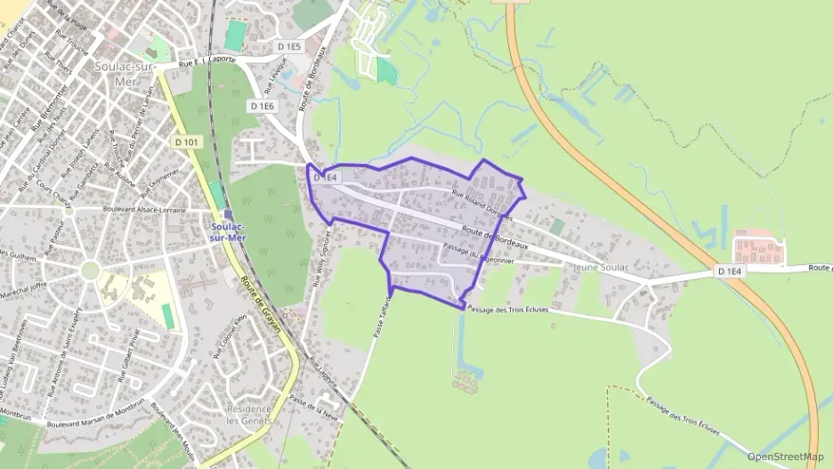 Maison 85 m² quatre pièces à vendre à Soulac-sur-Mer Maison 85 m² quatre pièces à vendre à Soulac-sur-Mer