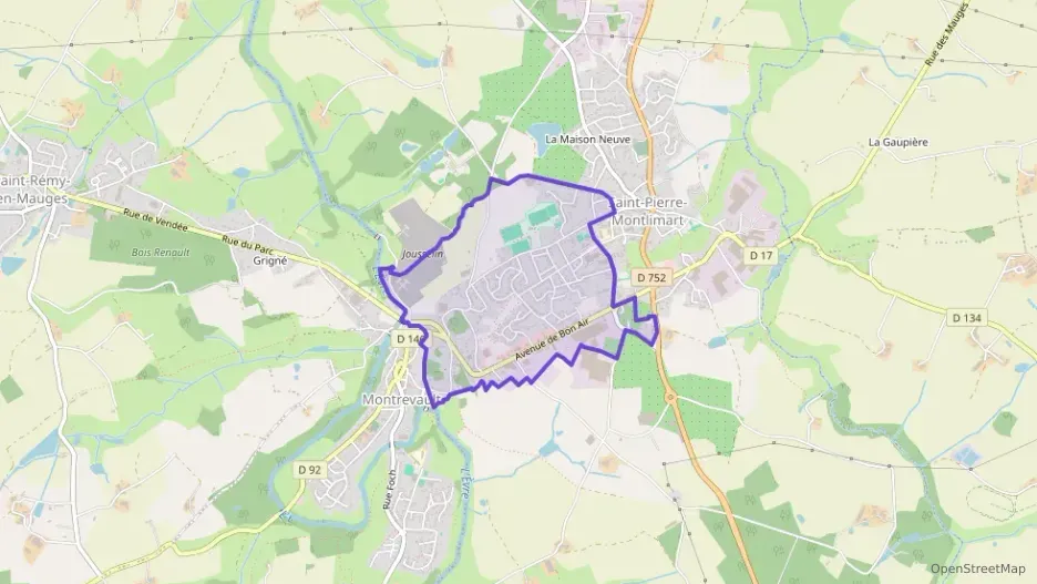 Maison 110 m² six pièces à vendre à Montrevault-sur-Èvre Maison 110 m² six pièces à vendre à Montrevault-sur-Èvre