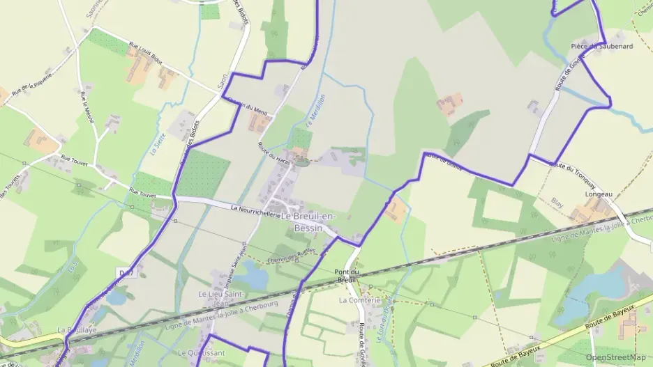 Maison 150 m² cinq pièces à vendre à Le Breuil-en-Bessin Maison 150 m² cinq pièces à vendre à Le Breuil-en-Bessin