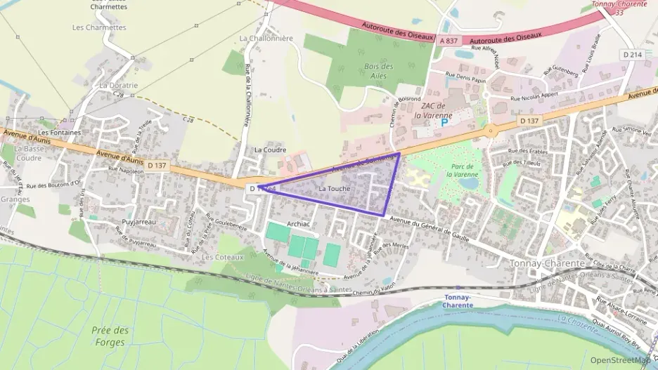 Maison 92 m² cinq pièces à vendre à Tonnay-Charente Maison 92 m² cinq pièces à vendre à Tonnay-Charente