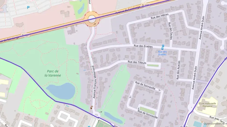 Maison 93 m² cinq pièces à vendre à Tonnay-Charente Maison 93 m² cinq pièces à vendre à Tonnay-Charente