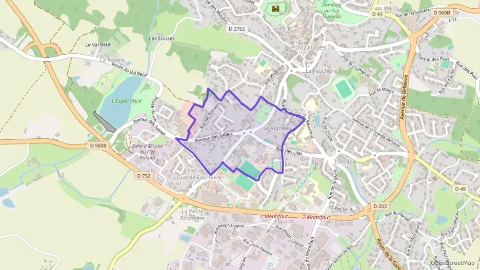 Maison 74 m² quatre pièces à vendre à Pouzauges Maison 74 m² quatre pièces à vendre à Pouzauges