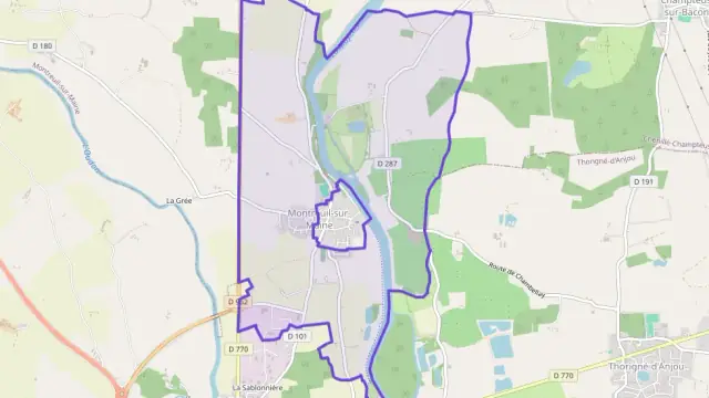 Maison 120 m² quatre pièces à vendre à Montreuil-sur-Maine