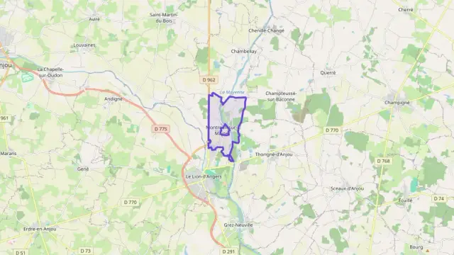 Maison 120 m² quatre pièces à vendre à Montreuil-sur-Maine