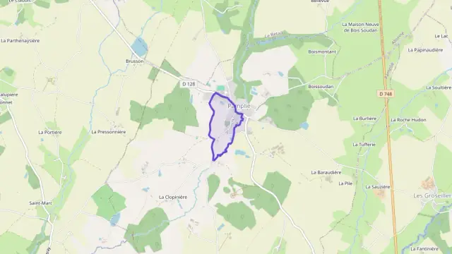 Maison 100 m² quatre pièces à vendre à Pamplie