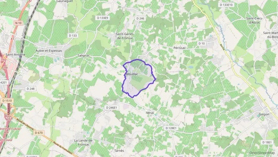 Maison 85 m² quatre pièces à vendre à Mouillac Maison 85 m² quatre pièces à vendre à Mouillac