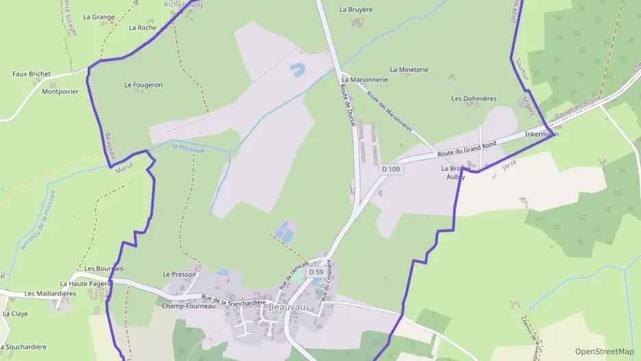 Maison 157 m² sept pièces à vendre à Jarzé Villages