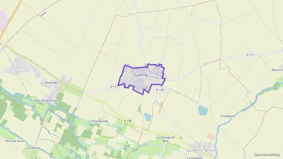 Maison 133 m² trois pièces à vendre à Lusseray Maison 133 m² trois pièces à vendre à Lusseray