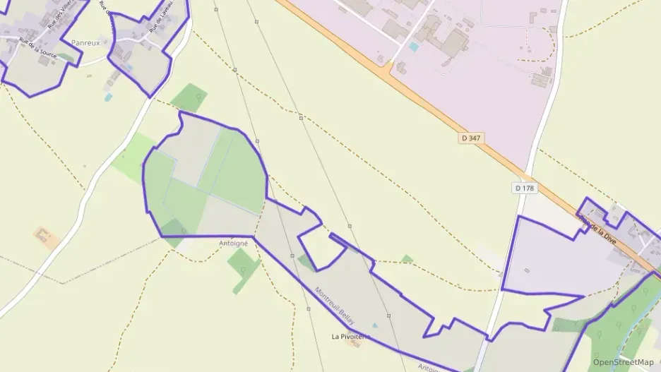 Maison 90 m² quatre pièces à vendre à Montreuil-Bellay Maison 90 m² quatre pièces à vendre à Montreuil-Bellay