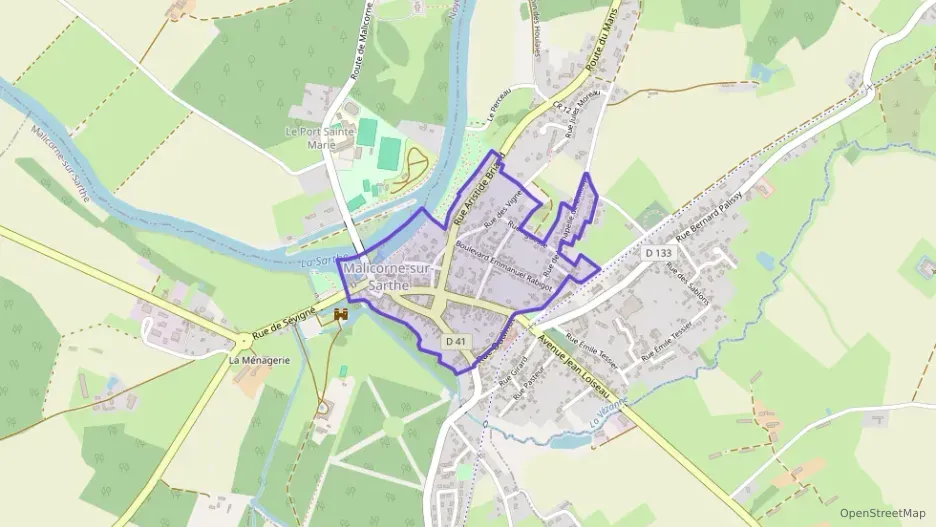 Maison 90 m² quatre pièces à vendre à Malicorne-sur-Sarthe Maison 90 m² quatre pièces à vendre à Malicorne-sur-Sarthe