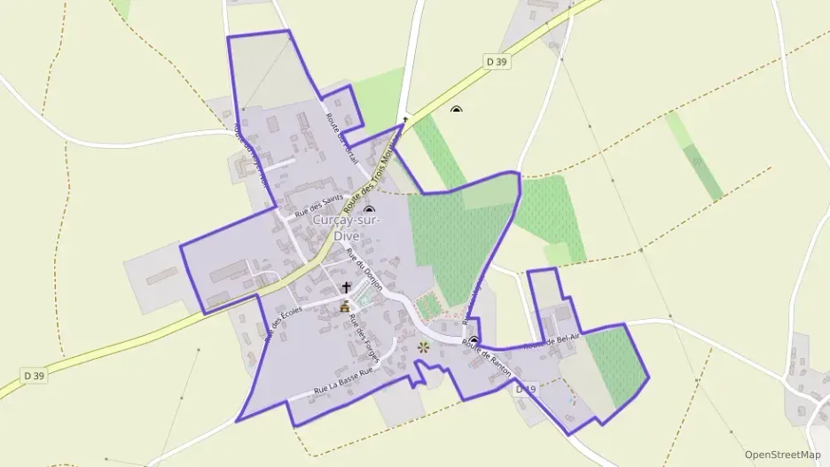 Maison 83 m² quatre pièces à vendre à Curçay-sur-Dive Maison 83 m² quatre pièces à vendre à Curçay-sur-Dive