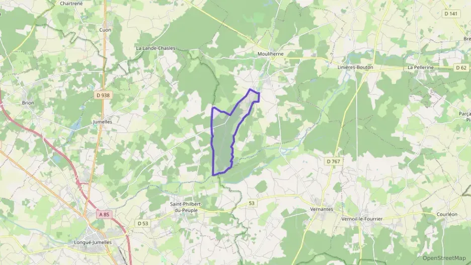 Maison 106 m² quatre pièces à vendre à Mouliherne Maison 106 m² quatre pièces à vendre à Mouliherne