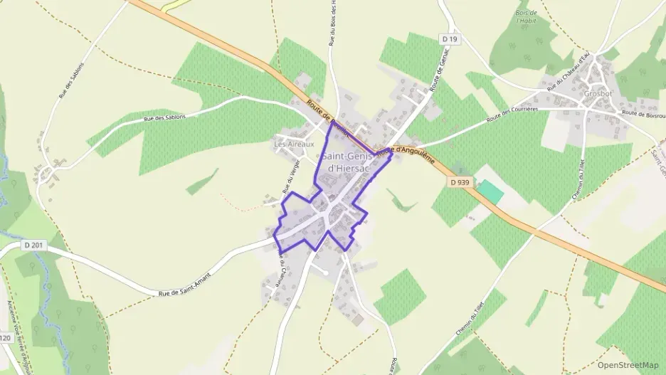 Maison 113 m² trois pièces à vendre à Saint-Genis-d`Hiersac Maison 113 m² trois pièces à vendre à Saint-Genis-d`Hiersac