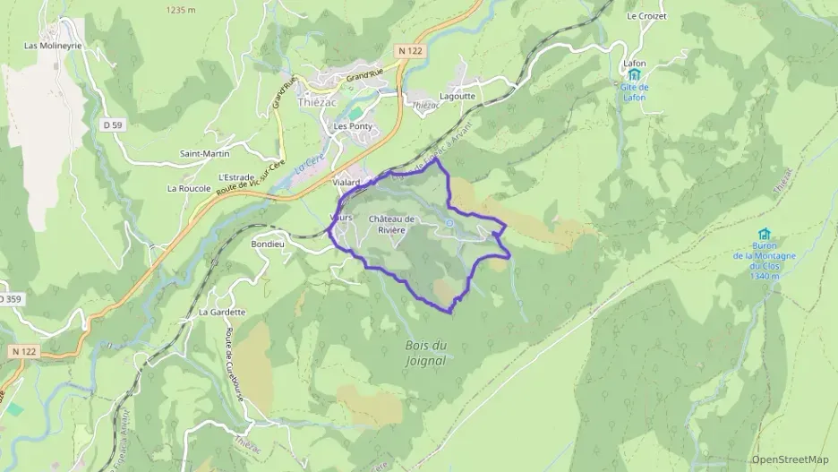 Maison 110 m² cinq pièces à vendre à Thiézac Maison 110 m² cinq pièces à vendre à Thiézac