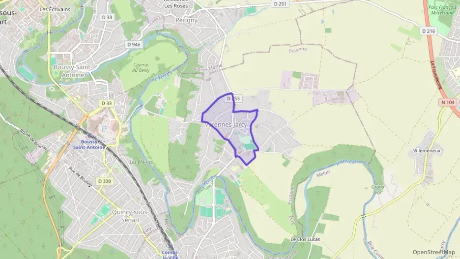 Maison 143 m² six pièces à vendre à Varennes-Jarcy Maison 143 m² six pièces à vendre à Varennes-Jarcy