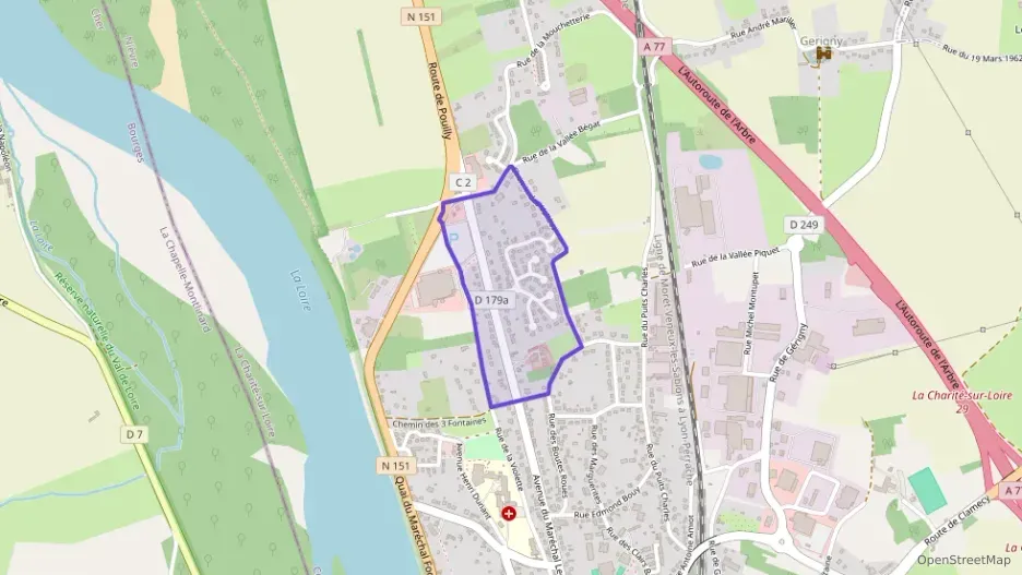 Maison 92 m² quatre pièces à vendre à La Charité-sur-Loire Maison 92 m² quatre pièces à vendre à La Charité-sur-Loire