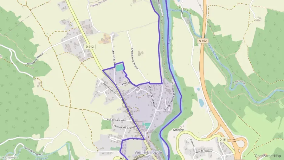 Maison 60 m² trois pièces à vendre à Vieille-Brioude Maison 60 m² trois pièces à vendre à Vieille-Brioude