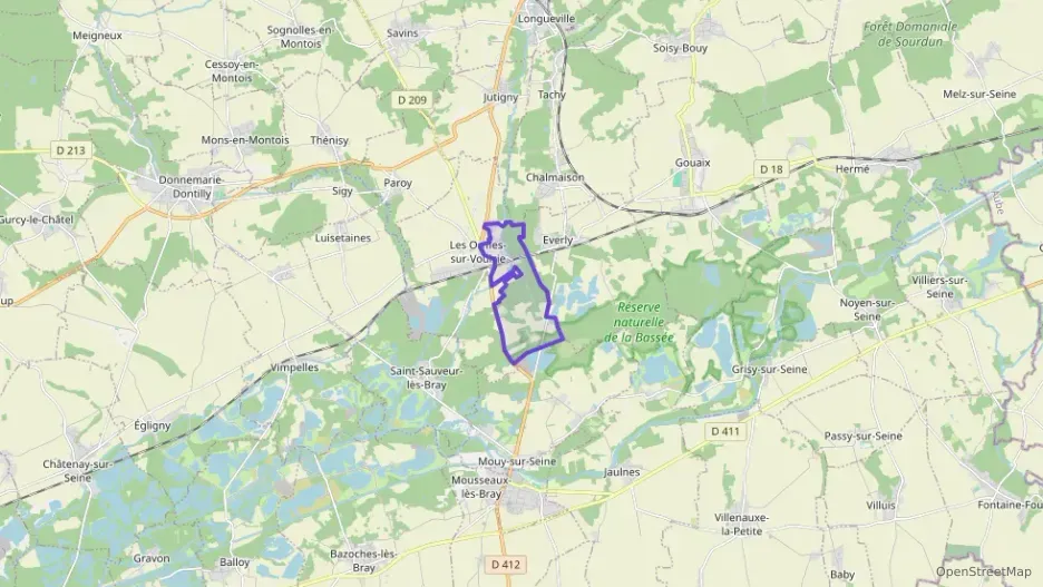 Maison 50 m² quatre pièces à vendre à Les Ormes-sur-Voulzie Maison 50 m² quatre pièces à vendre à Les Ormes-sur-Voulzie