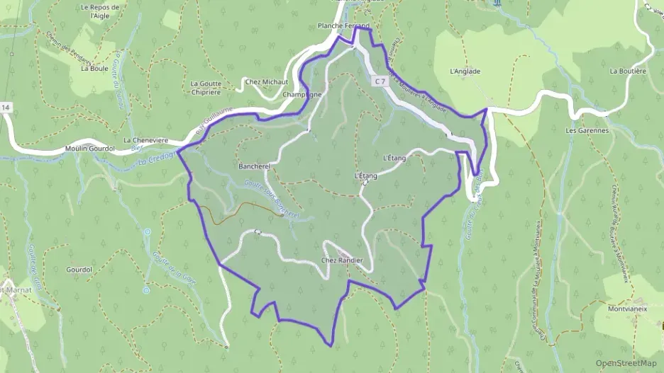 Maison 80 m² trois pièces à vendre à Saint-Victor-Montvianeix