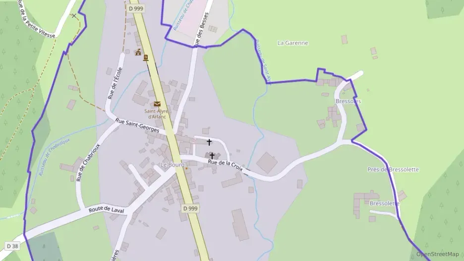 Maison 112 m² cinq pièces à vendre à Saint-Alyre-d`Arlanc Maison 112 m² cinq pièces à vendre à Saint-Alyre-d`Arlanc