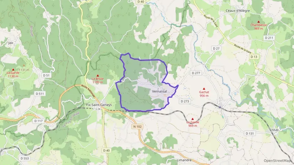 Maison 60 m² quatre pièces à vendre à Vernassal Maison 60 m² quatre pièces à vendre à Vernassal