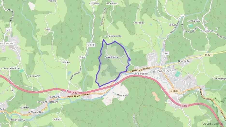 Maison 100 m² quatre pièces à vendre à Chabreloche Maison 100 m² quatre pièces à vendre à Chabreloche