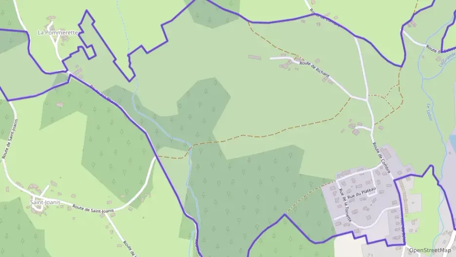 Maison 113 m² quatre pièces à vendre à Chabreloche Maison 113 m² quatre pièces à vendre à Chabreloche