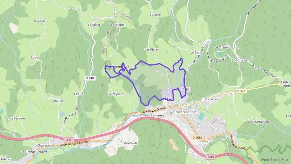 Maison 113 m² quatre pièces à vendre à Chabreloche Maison 113 m² quatre pièces à vendre à Chabreloche