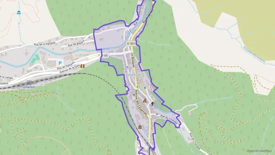 Maison 90 m² cinq pièces à vendre à Villefort Maison 90 m² cinq pièces à vendre à Villefort