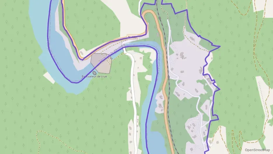 Maison 76 m² quatre pièces à vendre à Sainte-Cécile-d`Andorge Maison 76 m² quatre pièces à vendre à Sainte-Cécile-d`Andorge