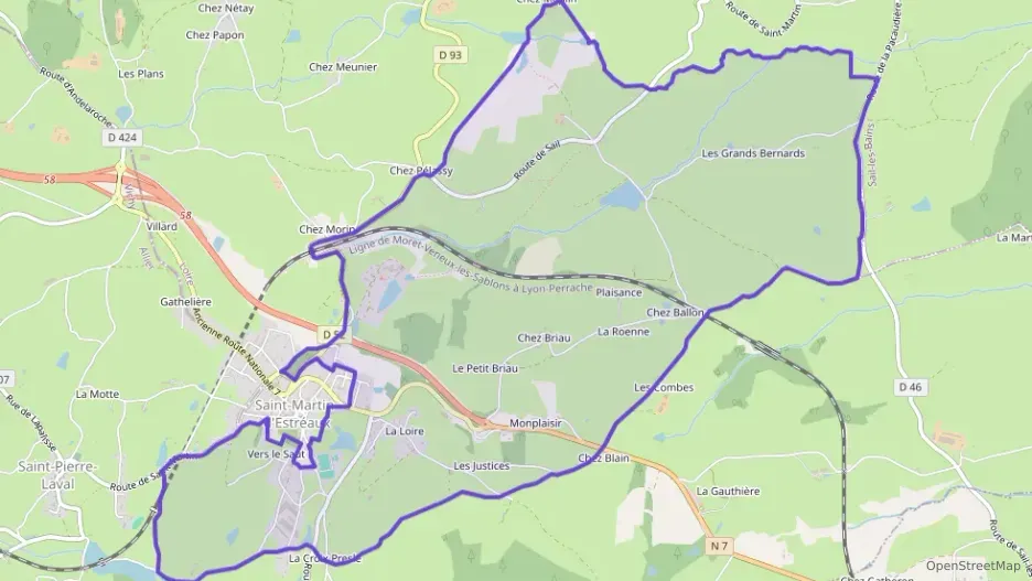 Maison 112 m² quatre pièces à vendre à Saint-Martin-d`Estréaux