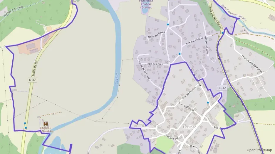 Maison 92 m² quatre pièces à vendre à Coubon Maison 92 m² quatre pièces à vendre à Coubon