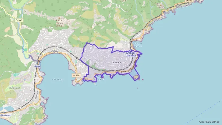 Maison 92 m² quatre pièces à vendre à Saint-Raphaël Maison 92 m² quatre pièces à vendre à Saint-Raphaël