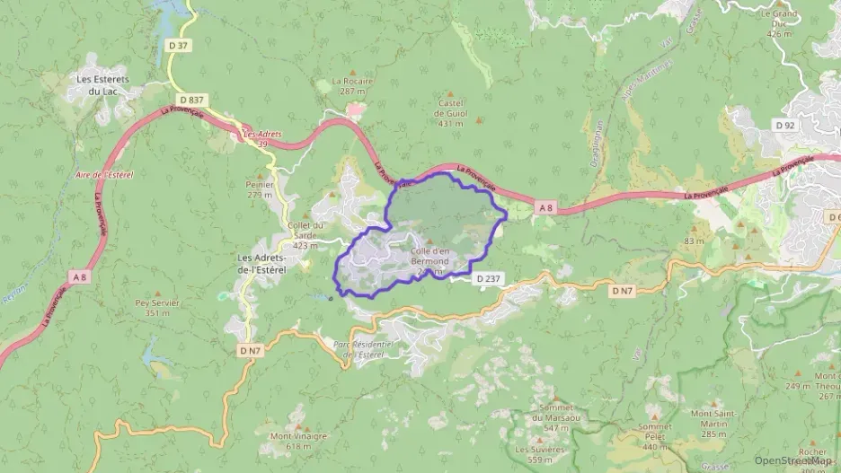 Maison 136 m² cinq pièces à vendre à Les Adrets-de-l`Estérel