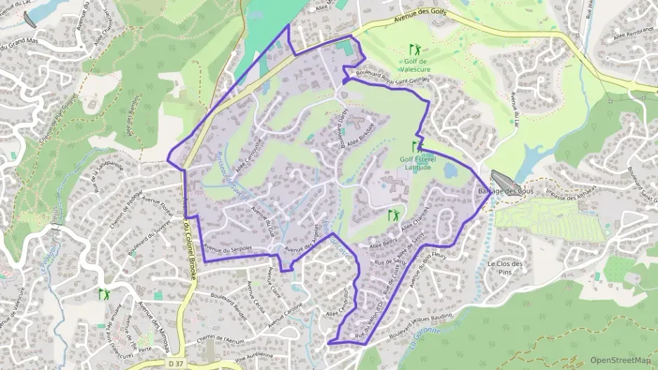 Maison 200 m² six pièces à vendre à Saint-Raphaël Maison 200 m² six pièces à vendre à Saint-Raphaël