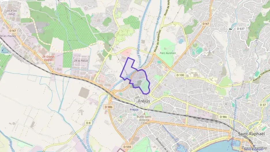 Maison 93 m² quatre pièces à vendre à Fréjus Maison 93 m² quatre pièces à vendre à Fréjus