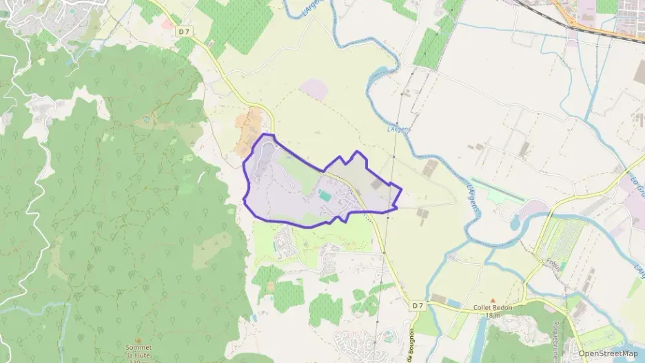 Maison 96 m² cinq pièces à vendre à Roquebrune-sur-Argens Maison 96 m² cinq pièces à vendre à Roquebrune-sur-Argens