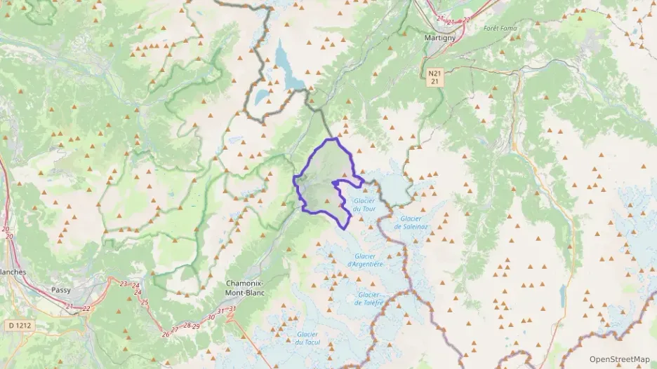 Maison 100 m² cinq pièces à vendre à Chamonix-Mont-Blanc Maison 100 m² cinq pièces à vendre à Chamonix-Mont-Blanc