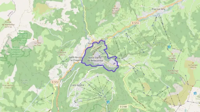 Maison 200 m² quatre pièces à vendre à Notre-Dame-de-Bellecombe