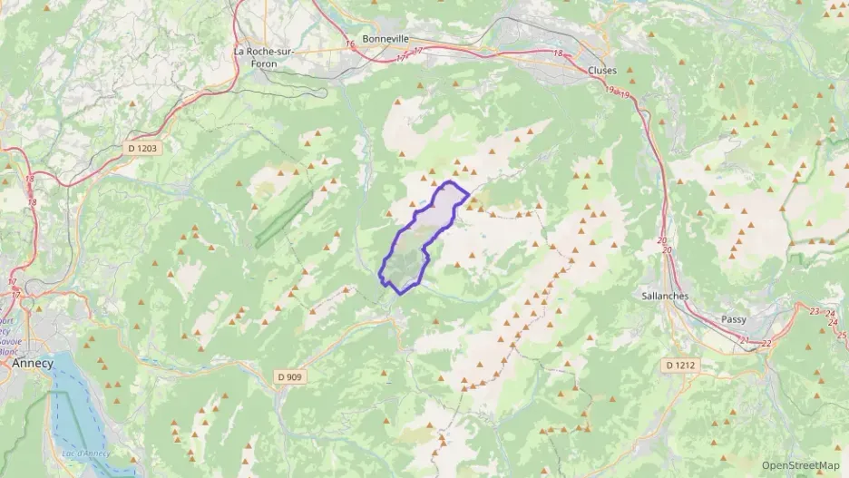 Maison 98 m² trois pièces à vendre à Le Grand-Bornand Maison 98 m² trois pièces à vendre à Le Grand-Bornand
