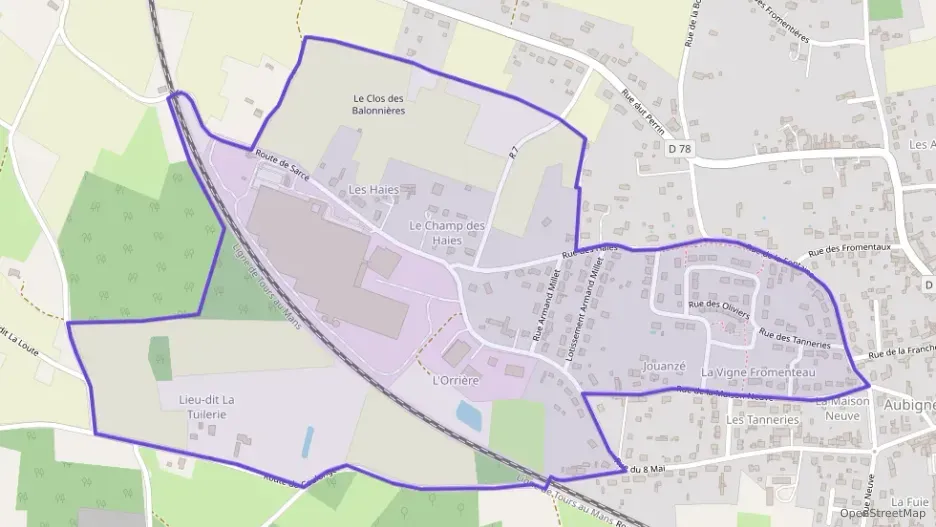 Maison 85 m² trois pièces à vendre à Aubigné-Racan Maison 85 m² trois pièces à vendre à Aubigné-Racan