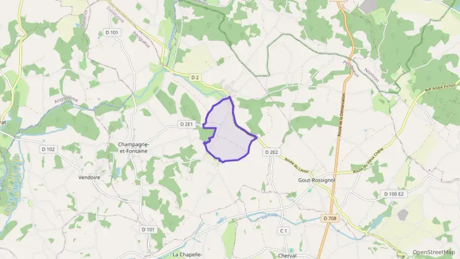 Maison 250 m² cinq pièces à vendre à Champagne-et-Fontaine Maison 250 m² cinq pièces à vendre à Champagne-et-Fontaine