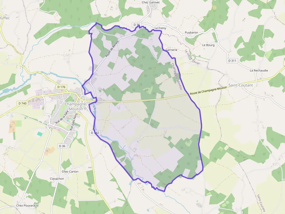 Maison 150 m² trois pièces à vendre à Champagne-Mouton