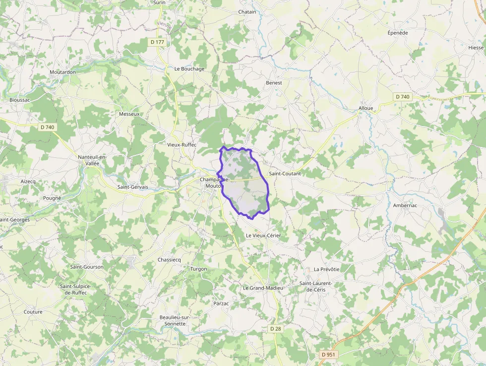 Maison 150 m² trois pièces à vendre à Champagne-Mouton