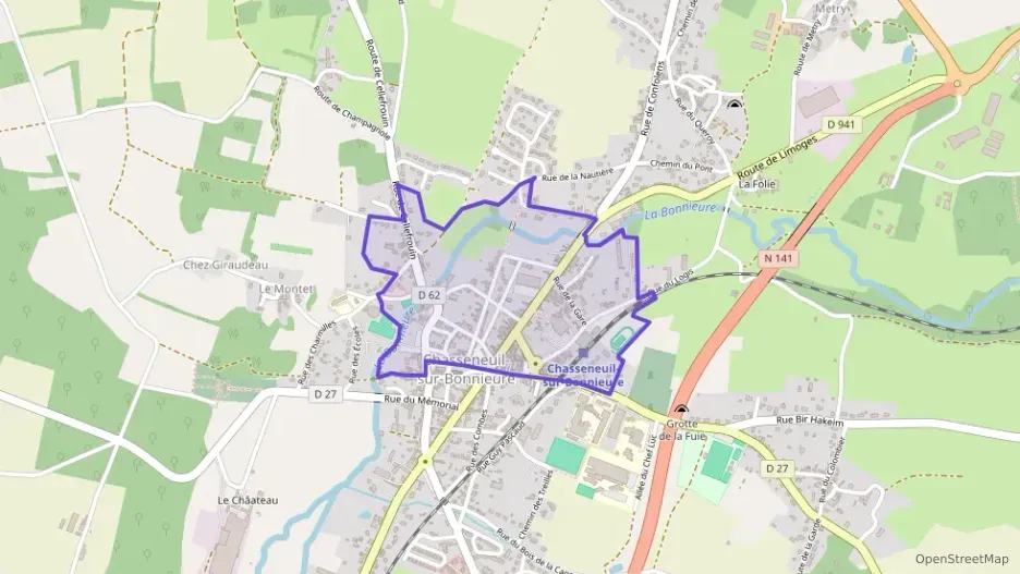 Maison 80 m² trois pièces à vendre à Chasseneuil-sur-Bonnieure Maison 80 m² trois pièces à vendre à Chasseneuil-sur-Bonnieure