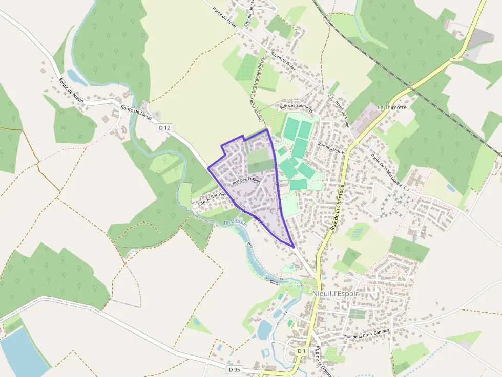 Maison 97 m² quatre pièces à vendre à Nieuil-l`Espoir