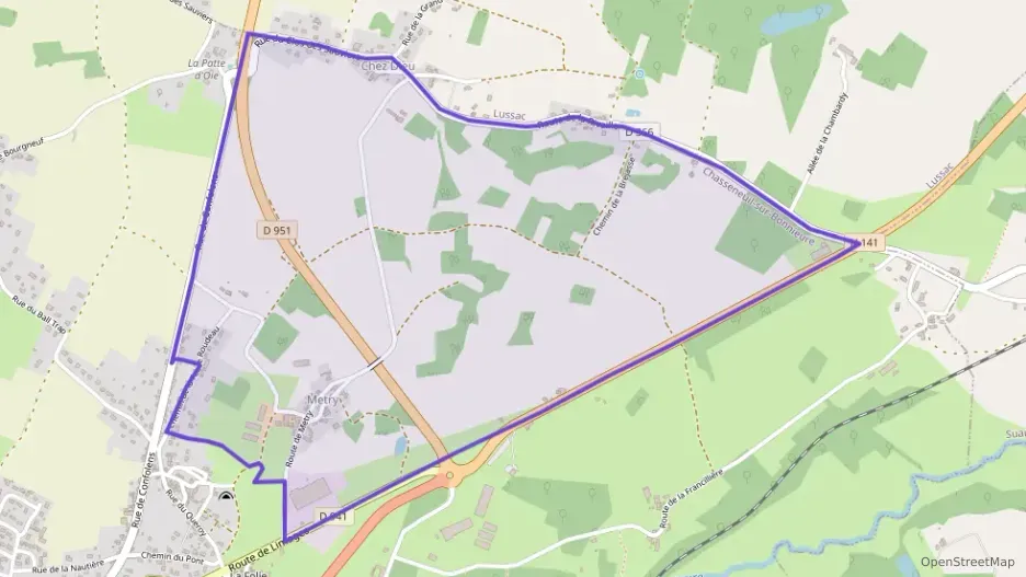 Maison 145 m² cinq pièces à vendre à Chasseneuil-sur-Bonnieure Maison 145 m² cinq pièces à vendre à Chasseneuil-sur-Bonnieure